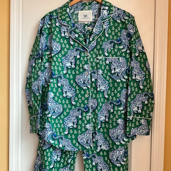 Fresh Print Other - NWT PRINTFRESH Green Floral with TIGERS Cotton Long Pajama Set Size Medium